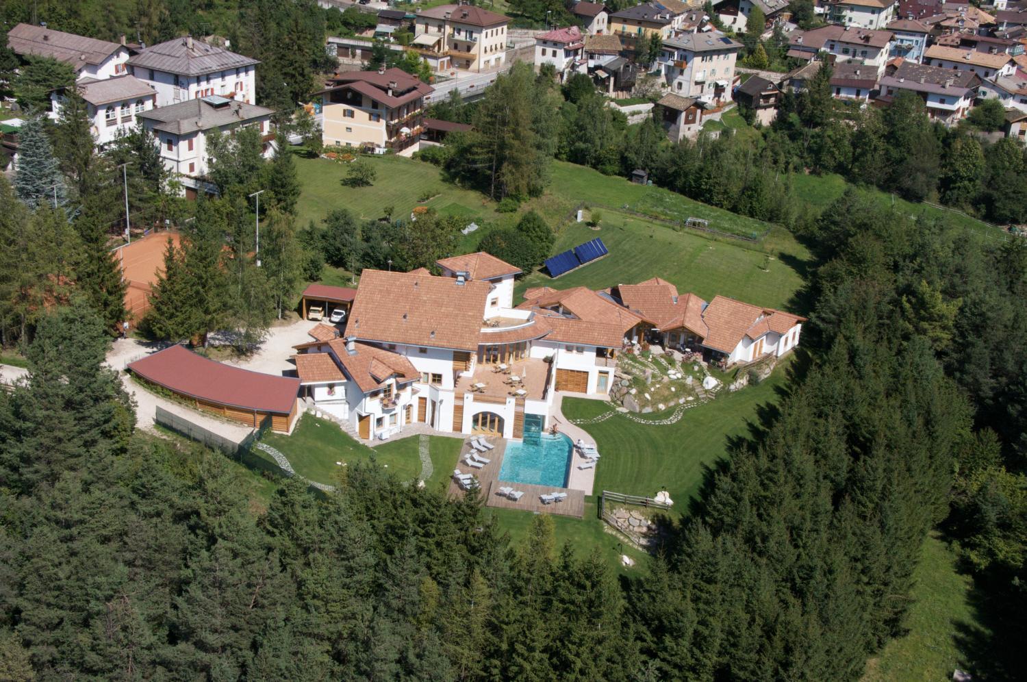 Castelir Suite Hotel Panchia Exterior photo