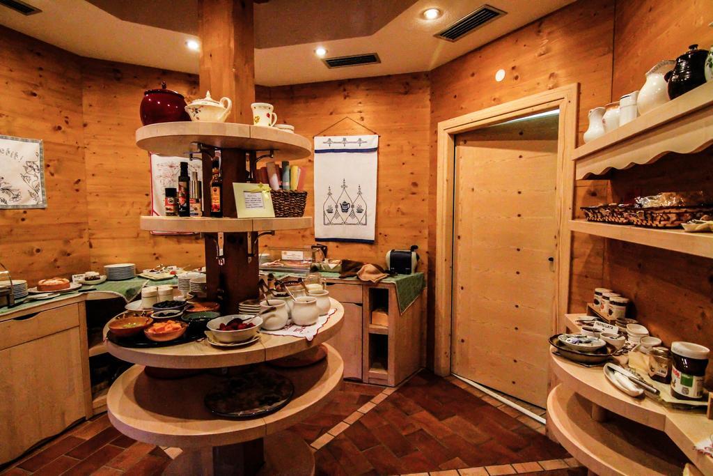 Castelir Suite Hotel Panchia Exterior photo